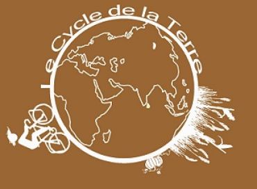 Le cycle de la terre, le vélo qui sème son chemin